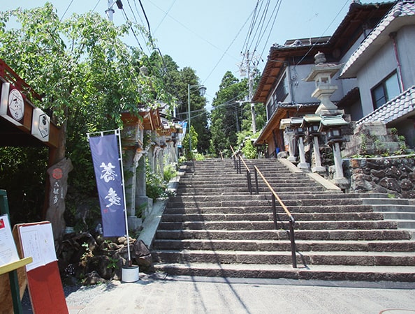 寶山寺參道